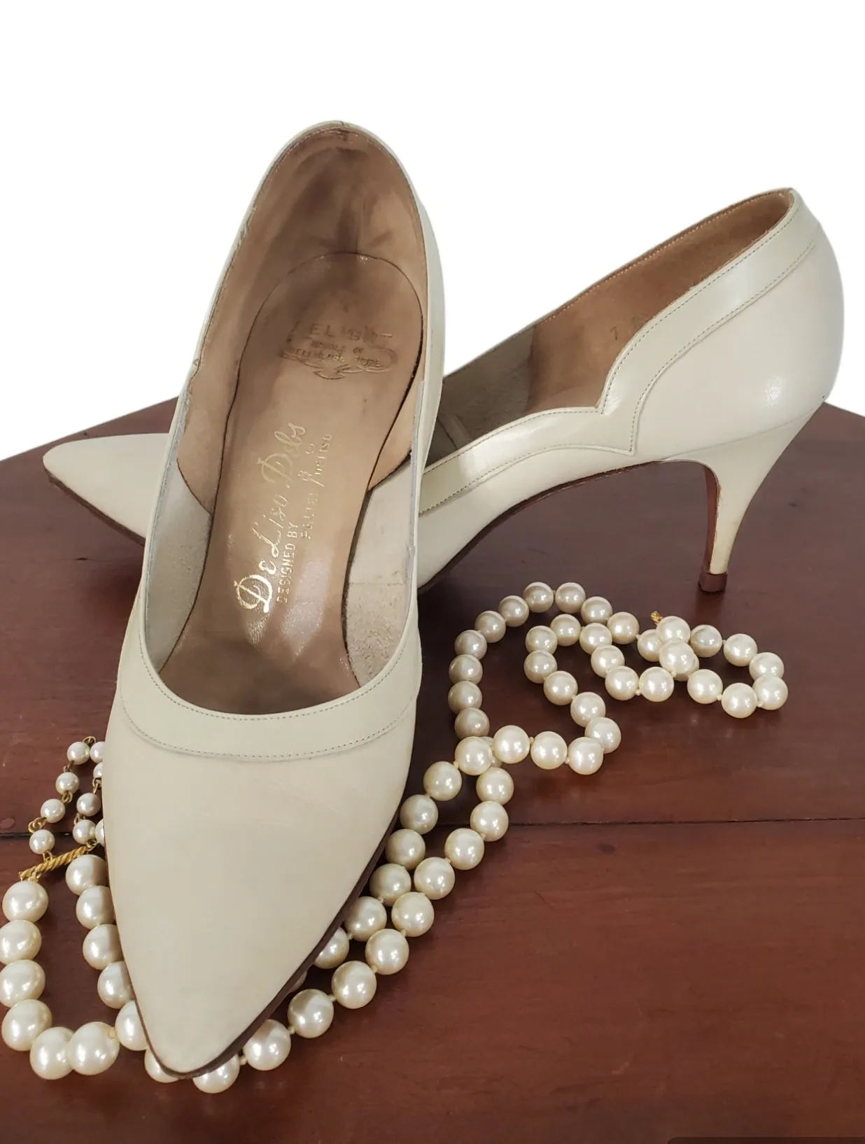 50s/60s DeLiso Debs Cream Leather Pumps - sz 6w, 6.5m, 7n