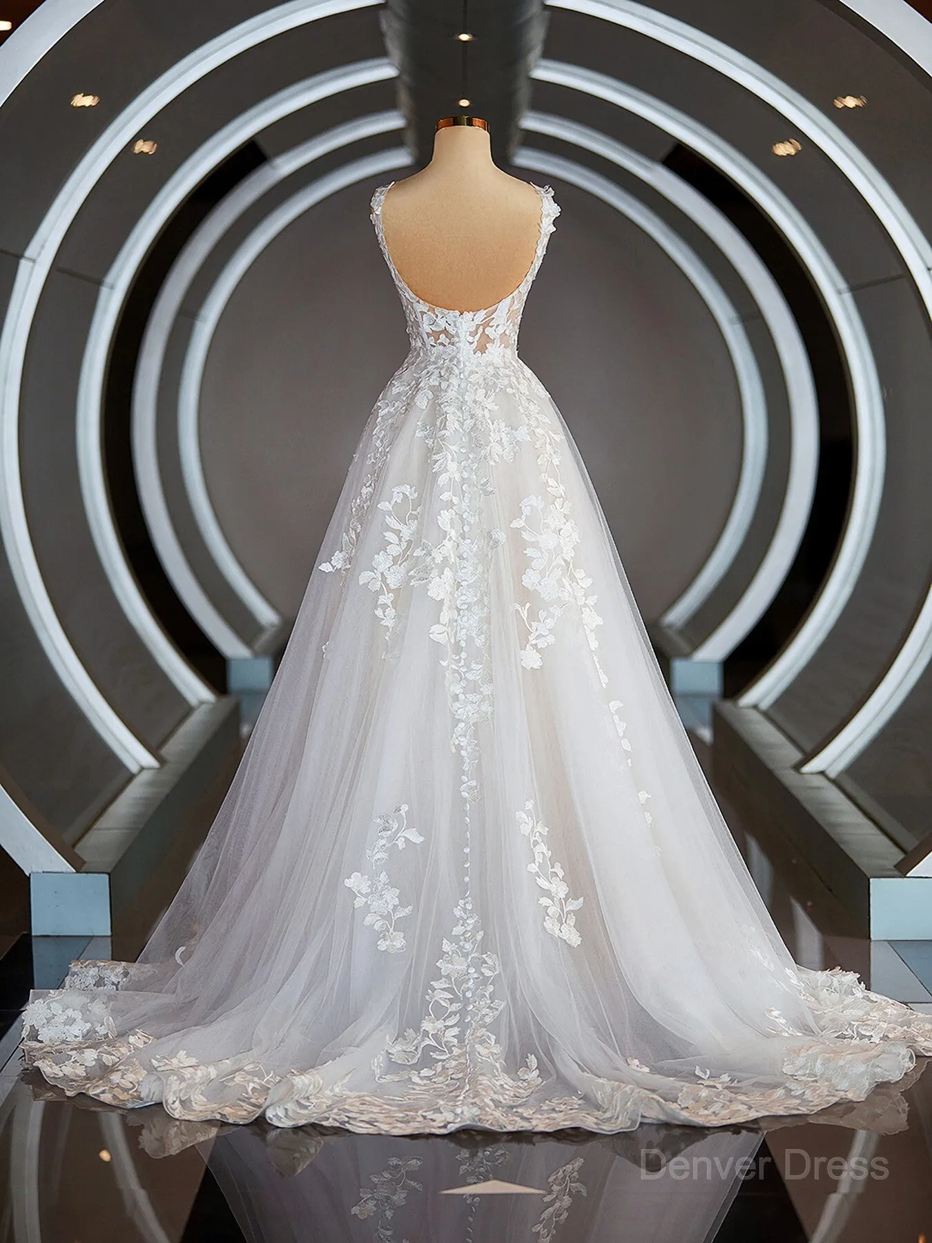 A-Line Straps Court Train Tulle Wedding Dresses with Appliques Lace