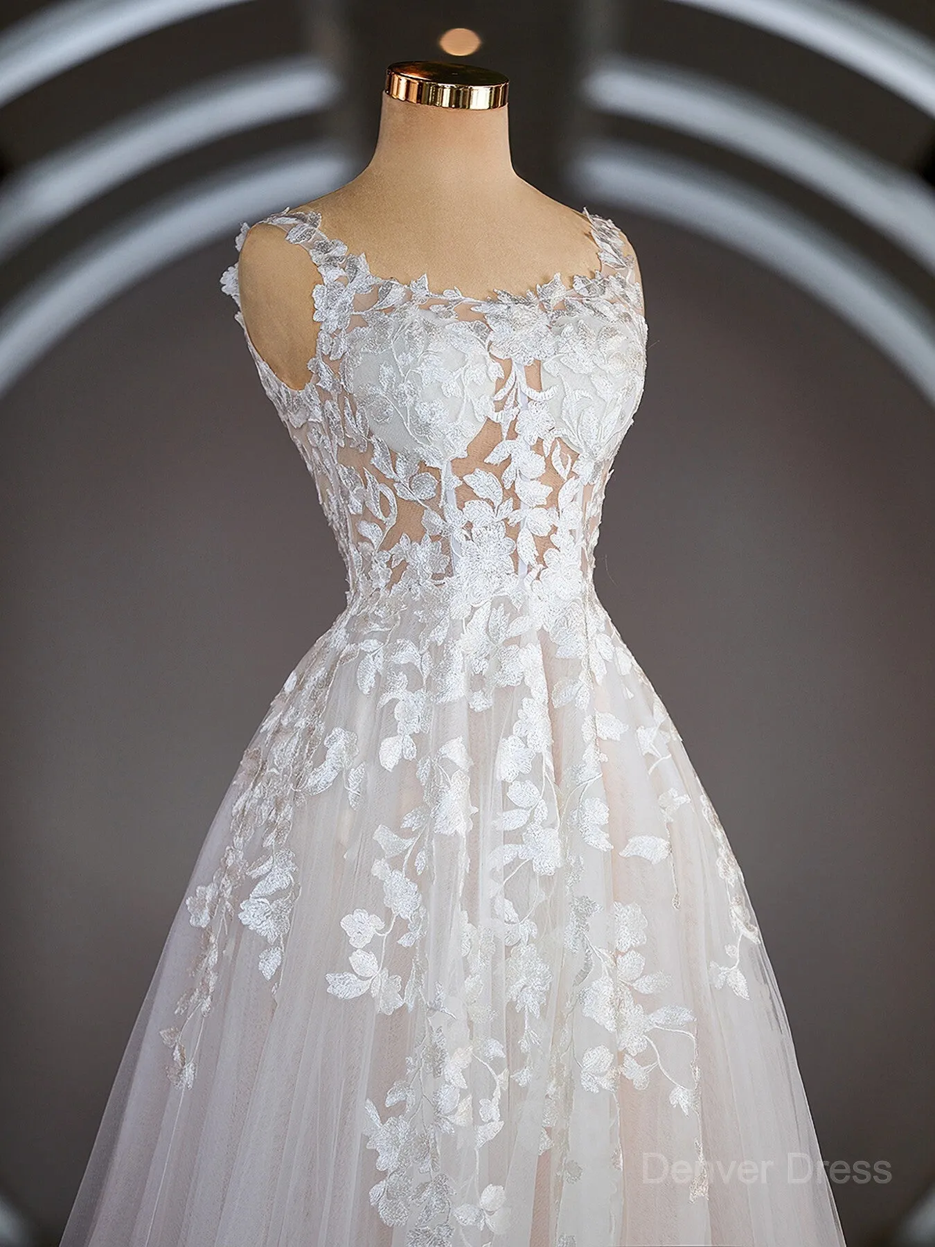 A-Line Straps Court Train Tulle Wedding Dresses with Appliques Lace