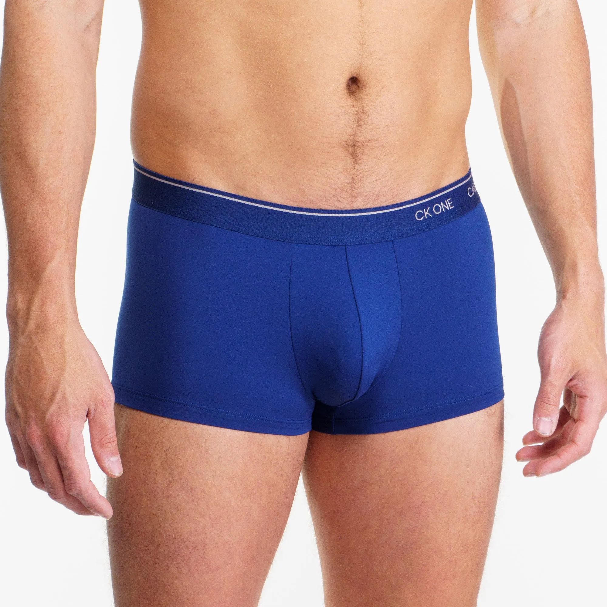 Boxer court Calvin Klein taille basse bleu