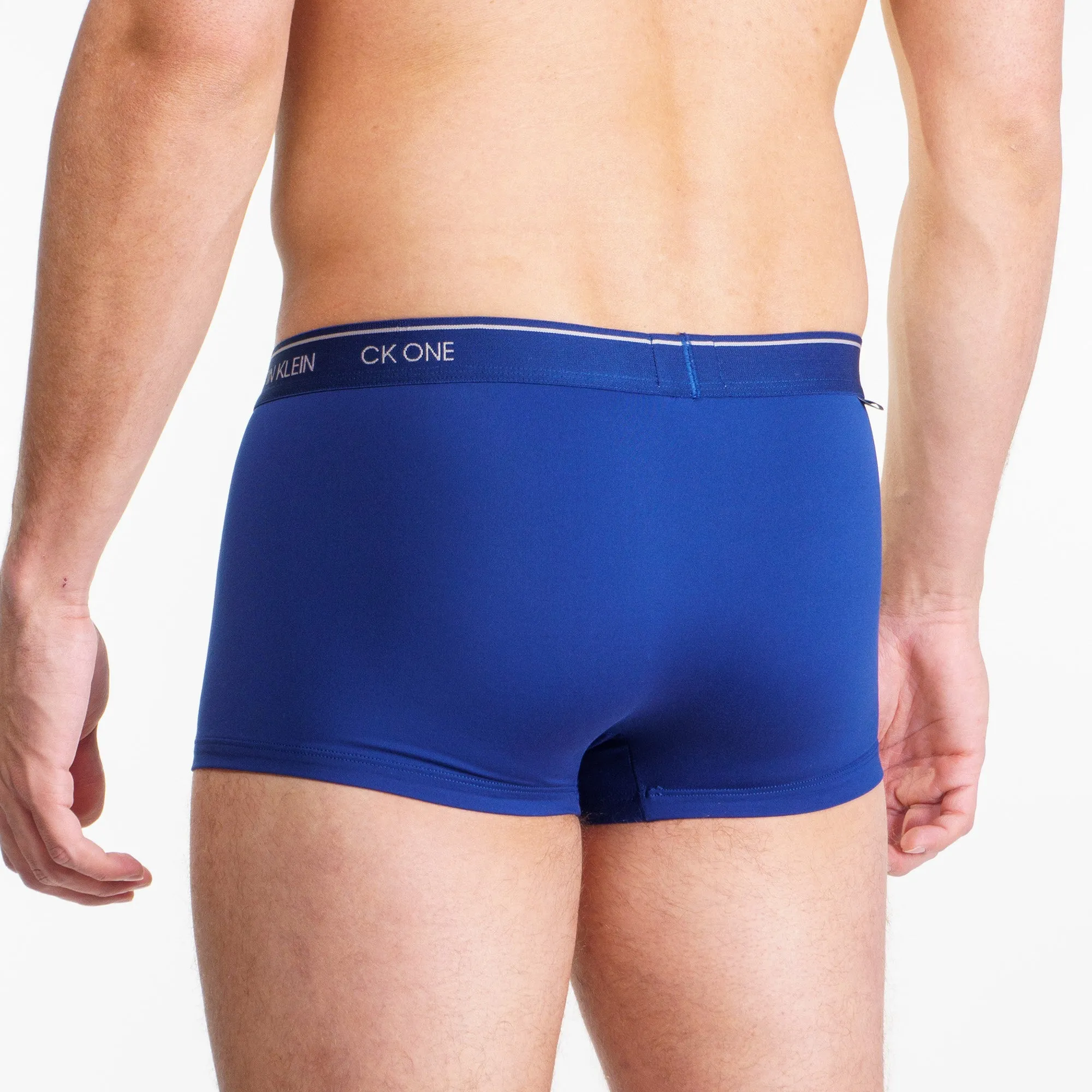 Boxer court Calvin Klein taille basse bleu