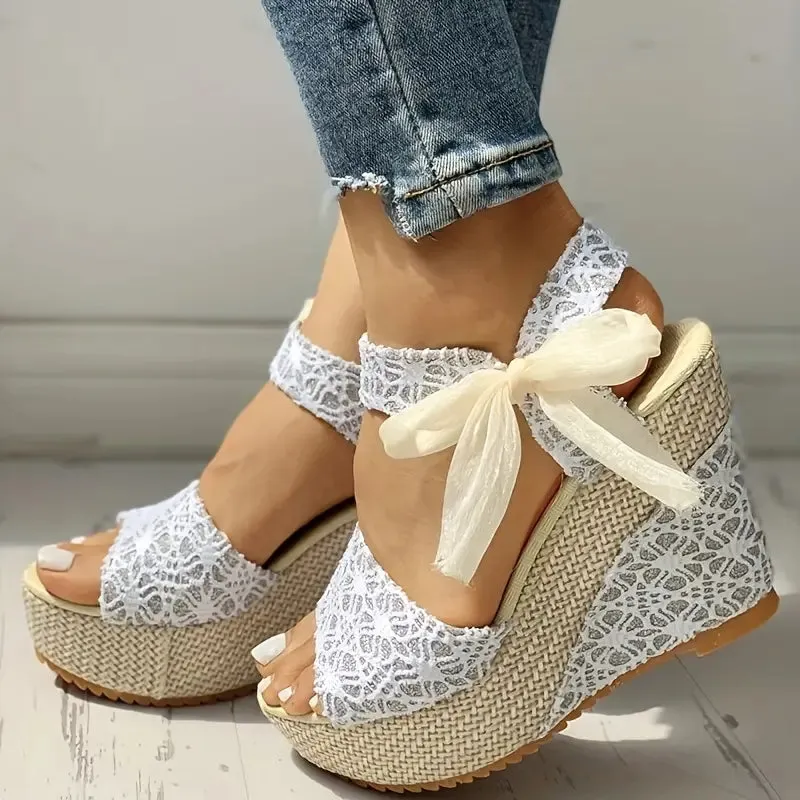 Eléa - Wedge Sandals with Lace Detail and Bow