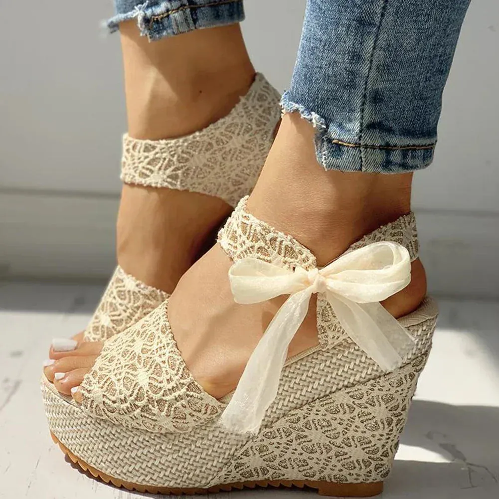 Eléa - Wedge Sandals with Lace Detail and Bow