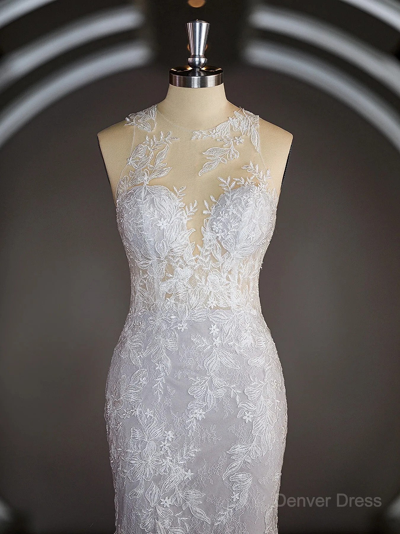 Sheath Scoop Court Train Lace Wedding Dresses with Appliques Lace