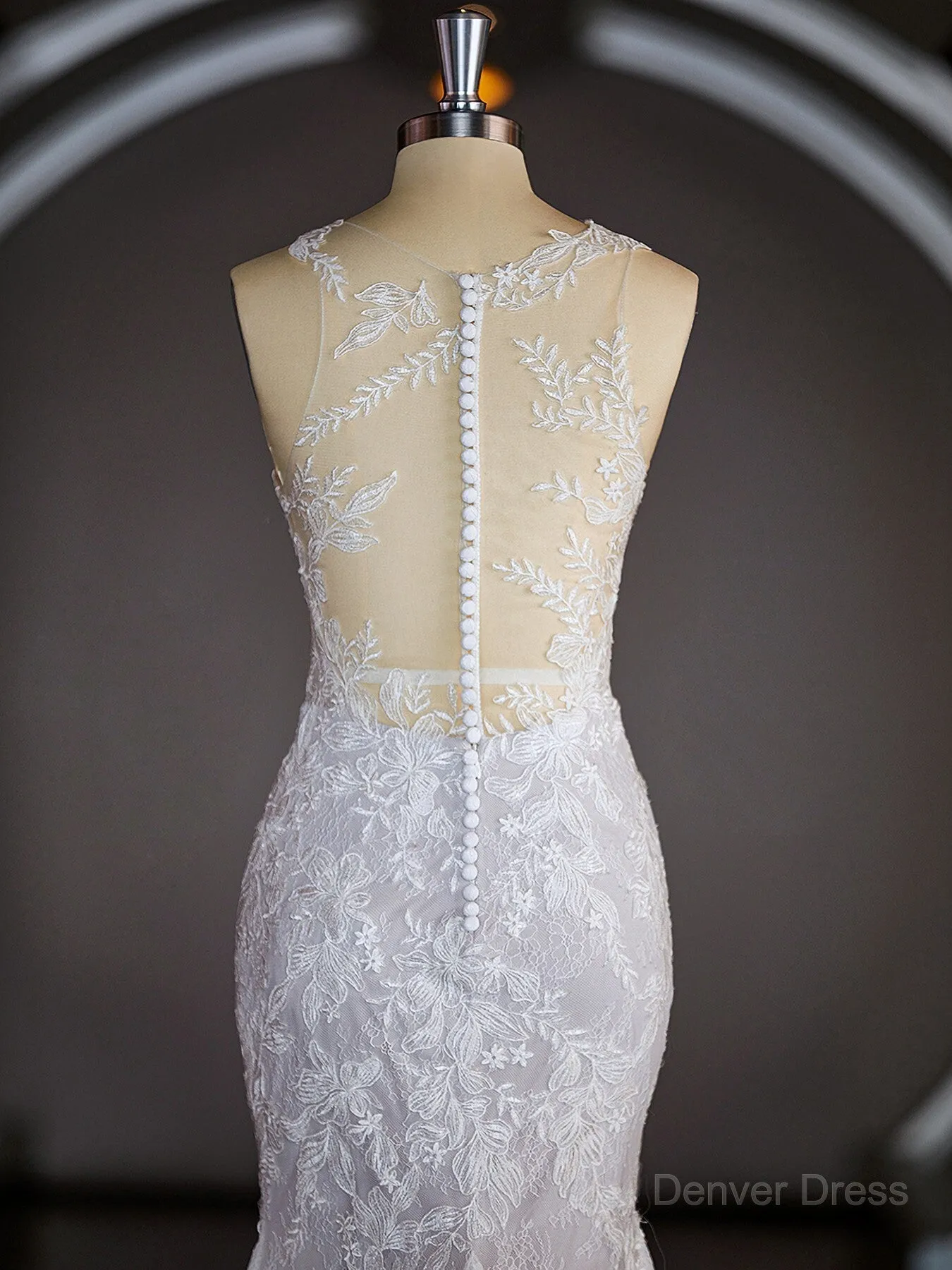 Sheath Scoop Court Train Lace Wedding Dresses with Appliques Lace